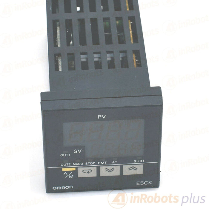 Contrôleur de température OMRON E5CK-AA1-500 utilisé